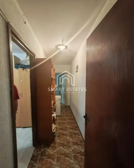 Apartament cu 3 camere semidecomandat, mobilat în Berceni