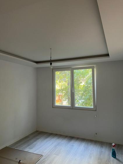Apartament cu 3 camere decomandat în Valea Seacă