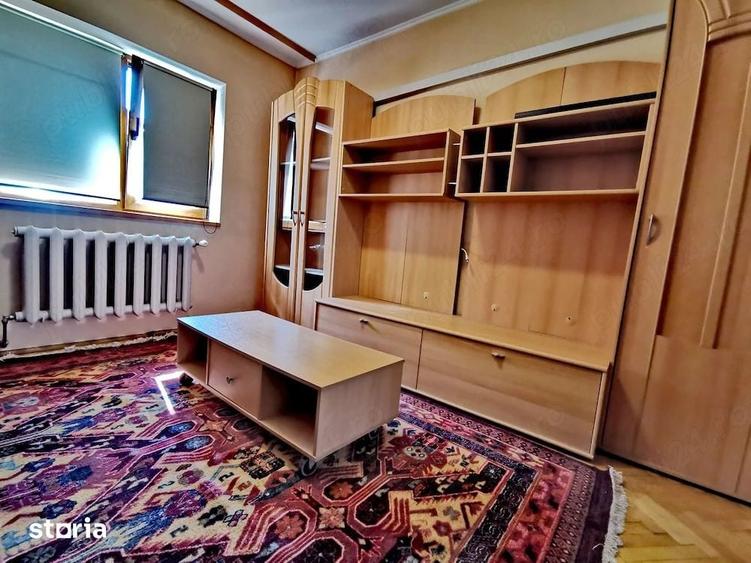 Apartament cu 4 camere decomandat în Central