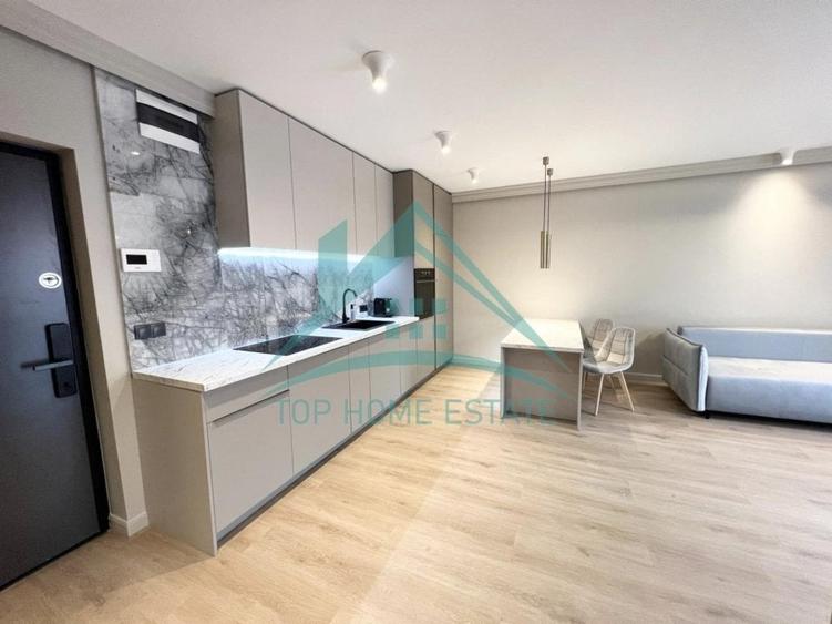 Apartament cu 2 camere decomandat, mobilat în Central