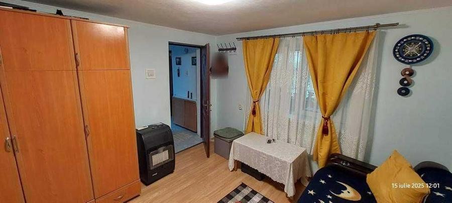 Casă cu 2 camere decomandat cu Teren 1600 Mp în Central