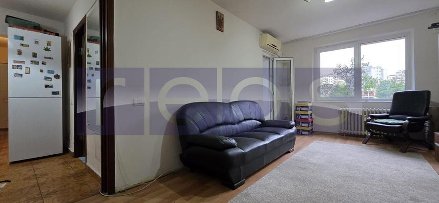 Apartament cu 3 camere decomandat în Dristor