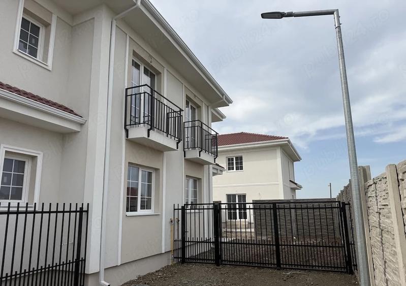 Duplex cu 3 camere cu Canalizare în Sânandrei