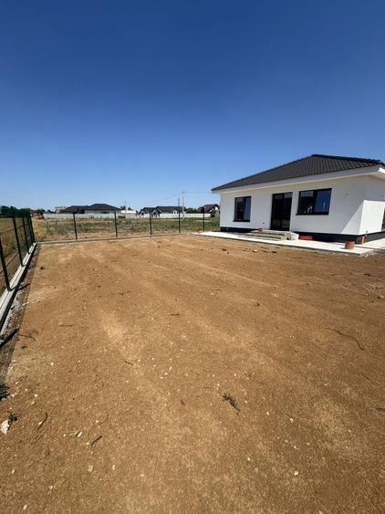 Casă cu 4 camere în Sântandrei