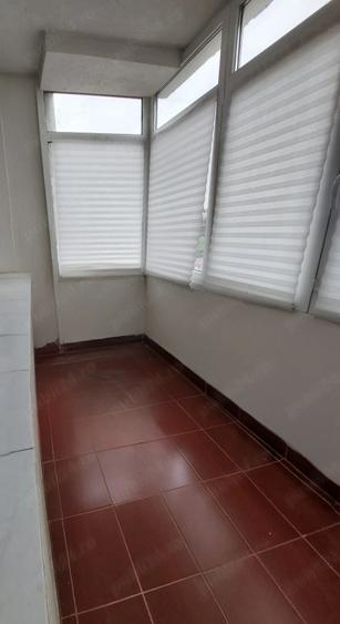 Apartament cu 3 camere semidecomandat în Palat