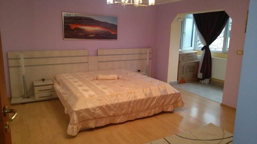 Apartament cu 3 camere decomandat în Gară
