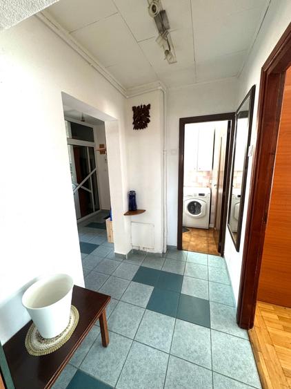Apartament cu 3 camere decomandat în 13 Septembrie