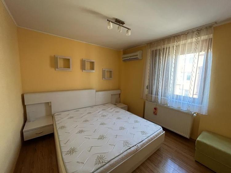 Apartament cu 4 camere semidecomandat în Podgoria