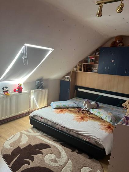 Apartament cu 3 camere semidecomandat în Exterior Vest