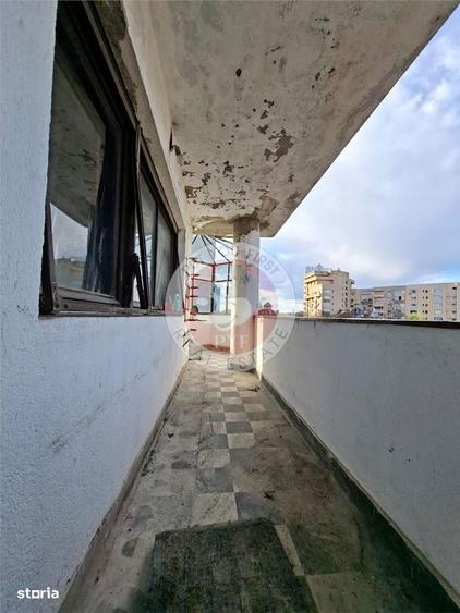 Apartament cu 5 camere semidecomandat în Victoriei
