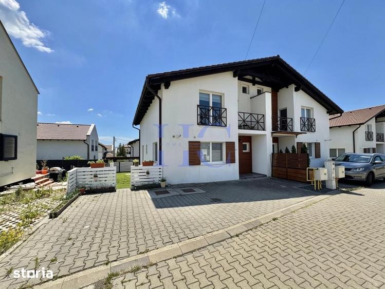 Casă cu 4 camere cu Teren 211 Mp în Roșia