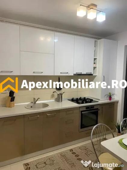 Apartament cu 3 camere semidecomandat în Băneasa