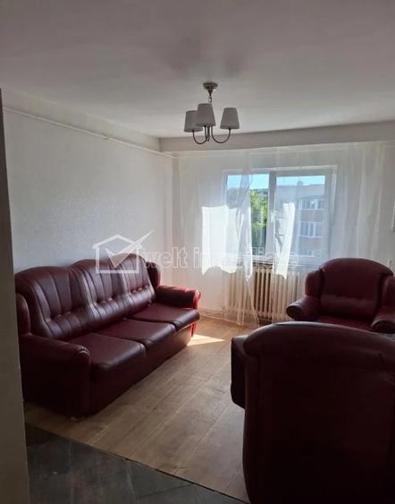 Apartament cu 3 camere semidecomandat, mobilat în Mănăștur