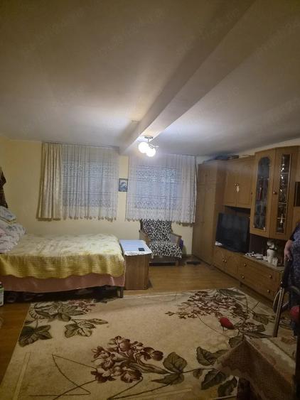 Casă cu 2 camere cu Teren 1500 Mp în Gepiu