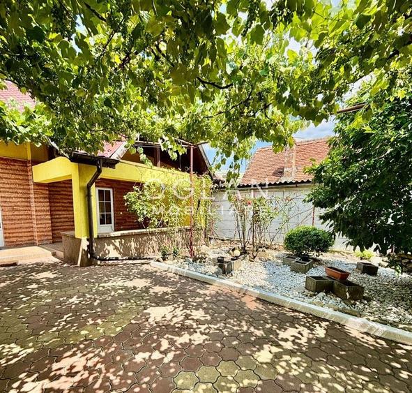 Casă individuală cu 5 camere cu Canalizare în Calea Dumbrăvii