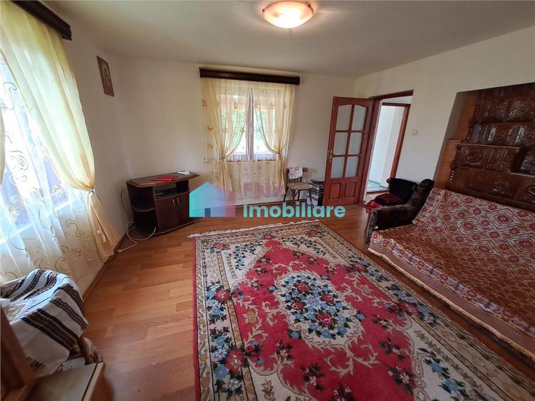 Casă cu 2 camere cu Teren 3743 Mp în Mălini