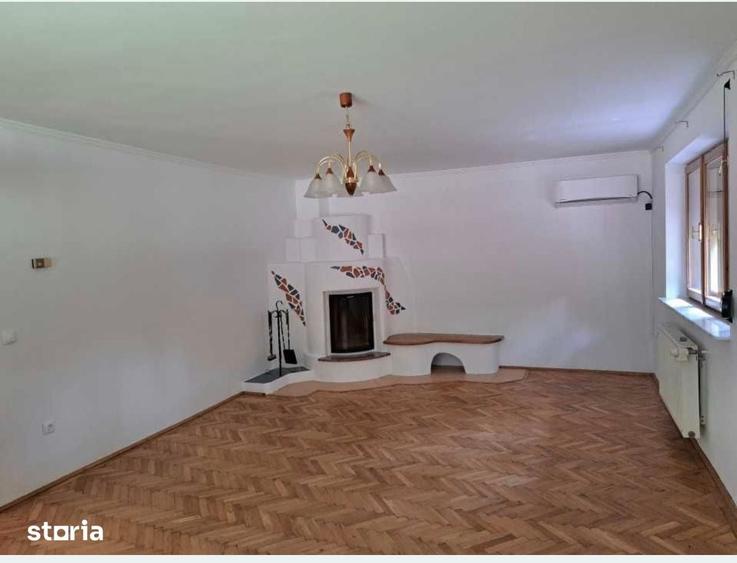 Casă cu 5 camere cu Teren 500 Mp în Bradu