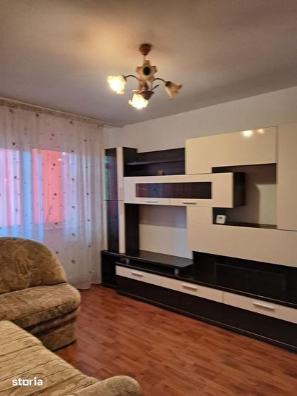 Apartament cu 2 camere semidecomandat în Mircea cel Bătrân