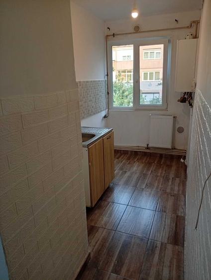 Apartament cu 2 camere semidecomandat în Solidarității