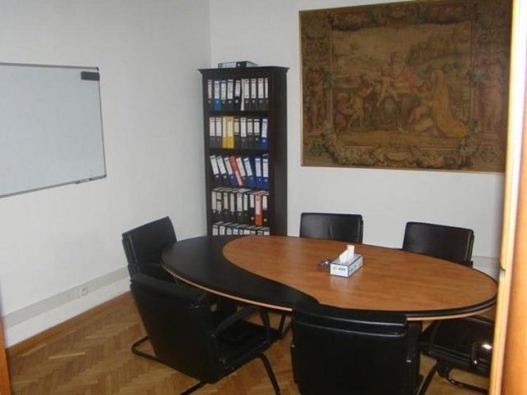 Casă cu 14 camere cu Teren 260 Mp în Dorobanți