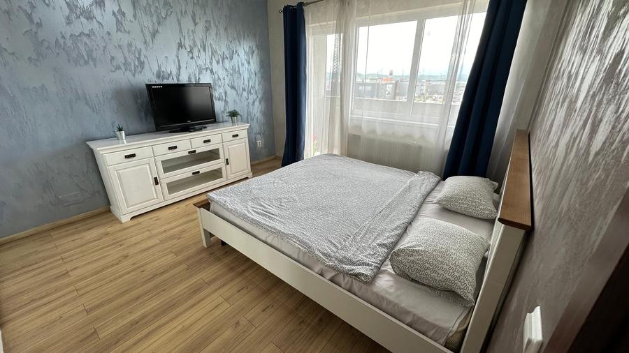 Apartament cu 2 camere decomandat, mobilat în Mihai Viteazul
