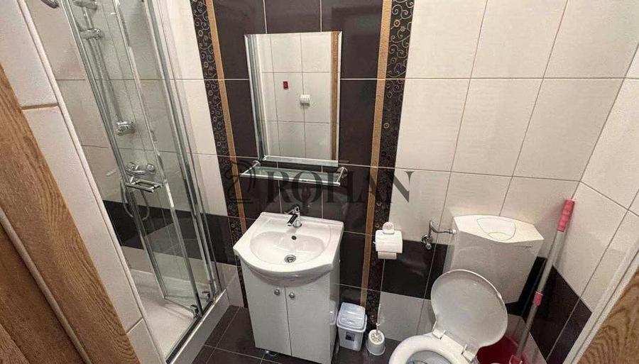 Apartament cu 4 camere decomandat, mobilat în Central