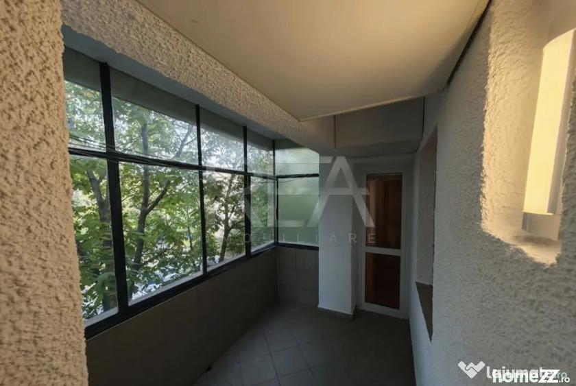 Apartament cu 3 camere decomandat în Uverturii