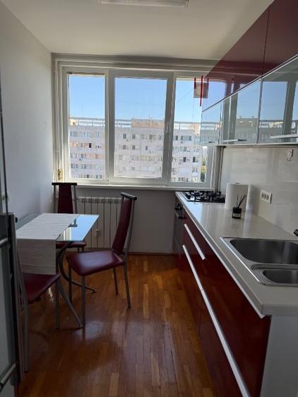 Apartament cu 2 camere semidecomandat, mobilat în Titan