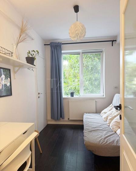 Apartament cu 3 camere semidecomandat, mobilat în Central