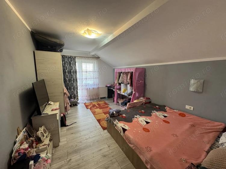 Casă cu 4 camere cu Teren 500 Mp în Sânmihaiu Român
