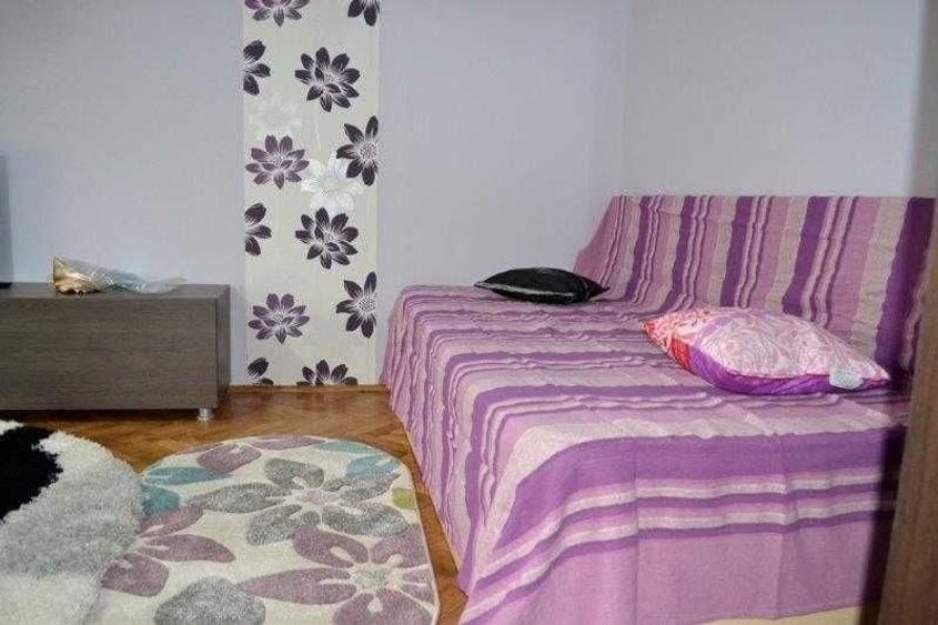 Apartament cu 3 camere decomandat în Hala Centrală
