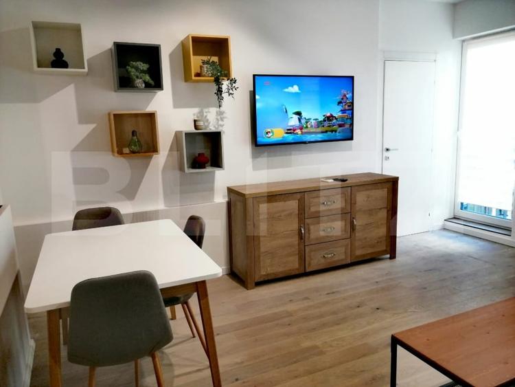 Apartament cu 2 camere semidecomandat, mobilat în Mărăști
