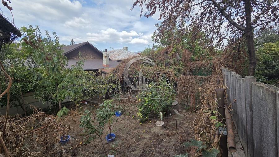 Casă individuală cu 3 camere cu Canalizare în Broșteni