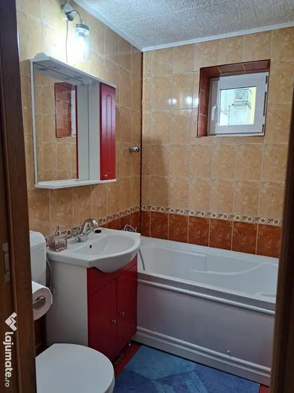 Apartament cu 3 camere decomandat în Fântânele