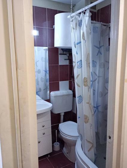 Garsonieră decomandată în Central