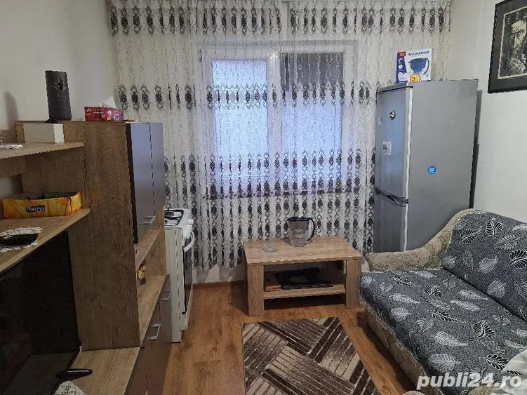 Garsonieră decomandată în Central