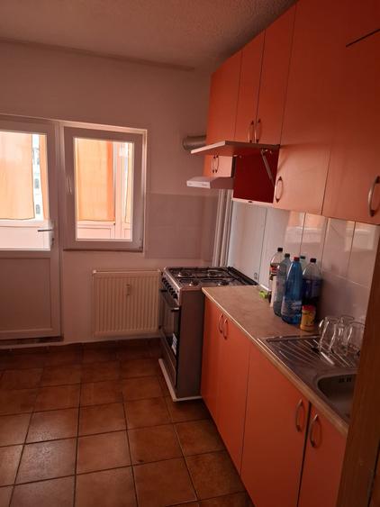 Apartament cu 2 camere semidecomandat în Titan