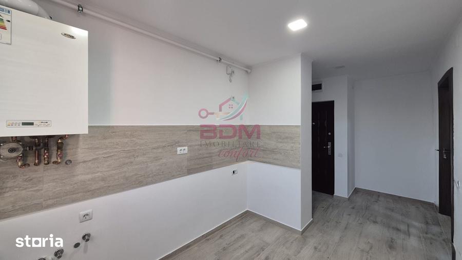 Apartament cu 3 camere semidecomandat în Micro 1