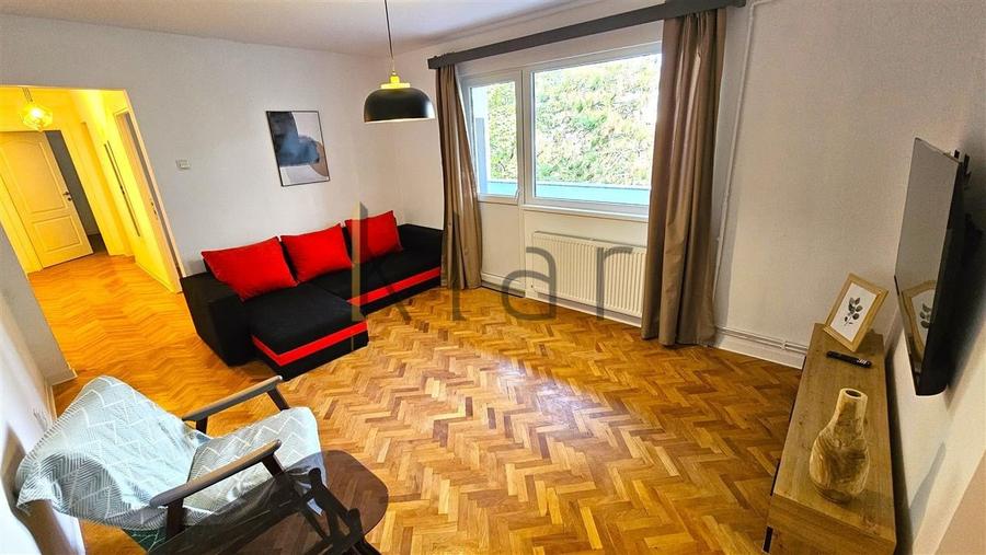 Apartament cu 3 camere semidecomandat, mobilat în Gheorgheni