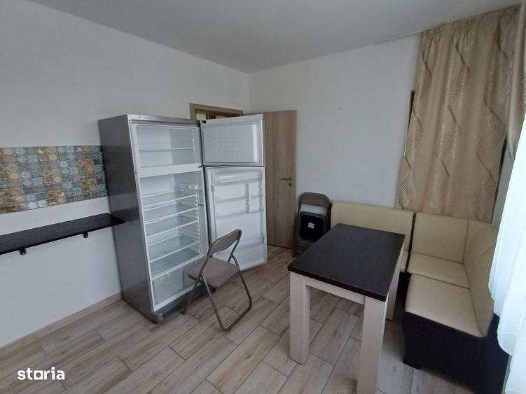 Casă cu 4 camere cu Teren 100 Mp în Valea Adâncă