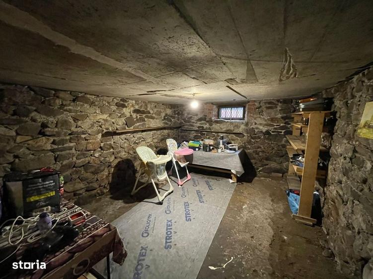 Casă cu 4 camere în Cristian