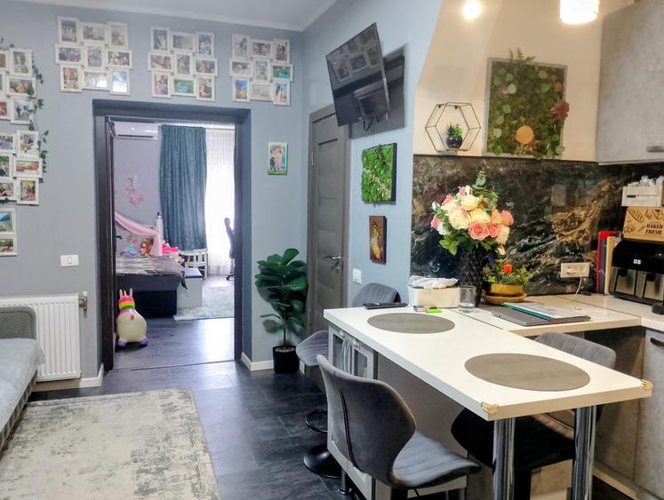 Apartament cu 2 camere decomandat în Take Ionescu