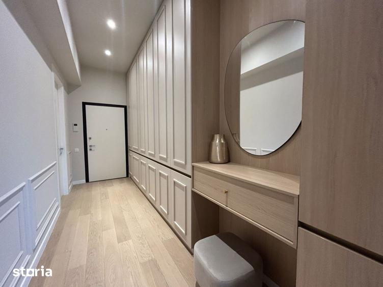 Apartament cu 3 camere, mobilat în Tei