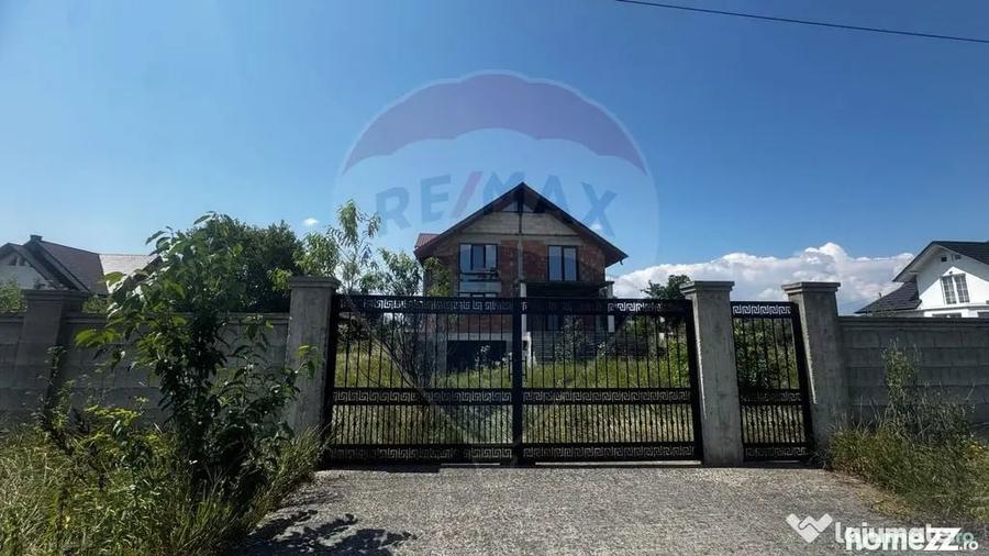 Casa / Vila cu 6 camere de vanzare - Costana (Suceava) - 9