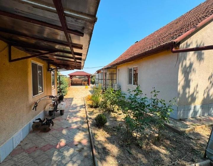 Casă individuală cu 3 camere cu Canalizare în Săcălaz