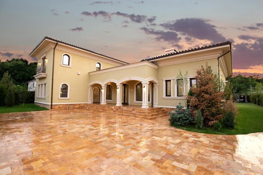 Casă individuală cu 5 camere cu Piscina în Tunari