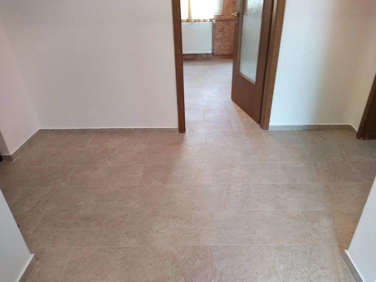 Apartament cu 4 camere decomandat în Steaua