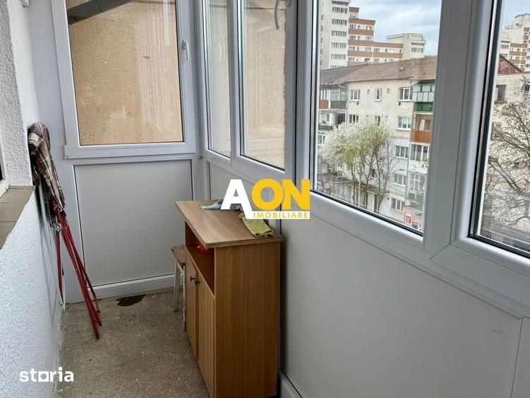 Apartament cu 3 camere decomandat, mobilat în Cetate
