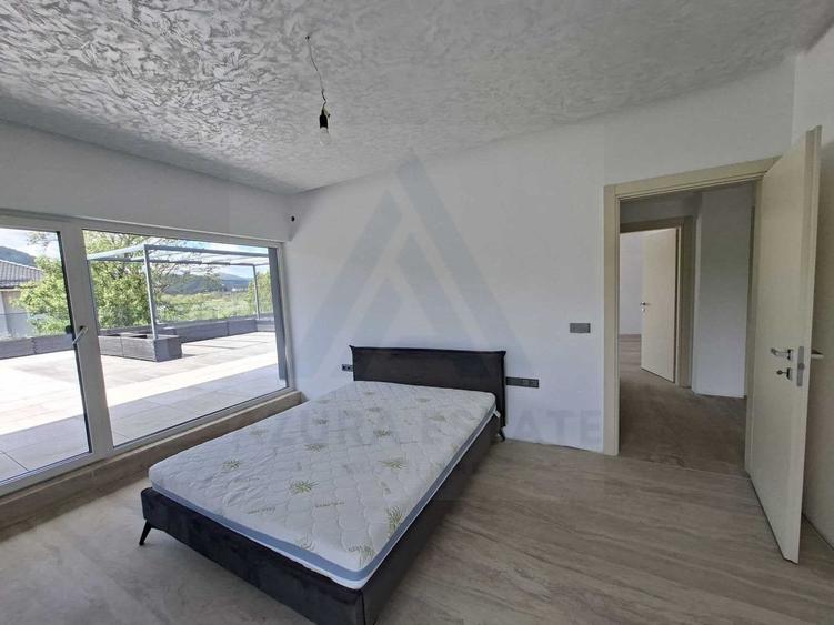 Casă individuală cu 5 camere cu Canalizare în Cisnădioara