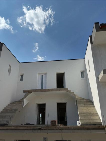 Apartament cu 4 camere decomandat în Ultracentral